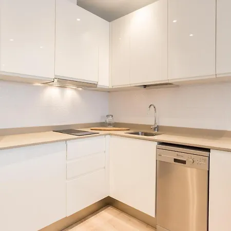 Appartement Urbe10 Premium Atarazanas 4 Bedrooms *